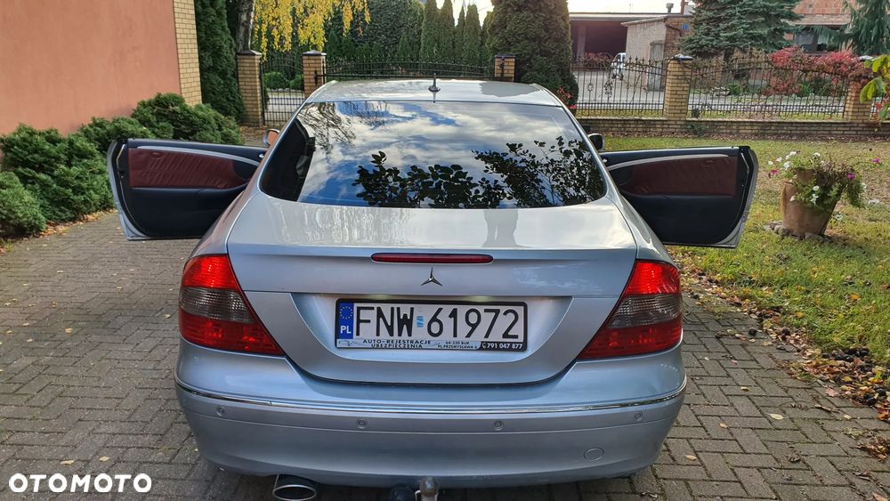 Mercedes-Benz CLK - 23
