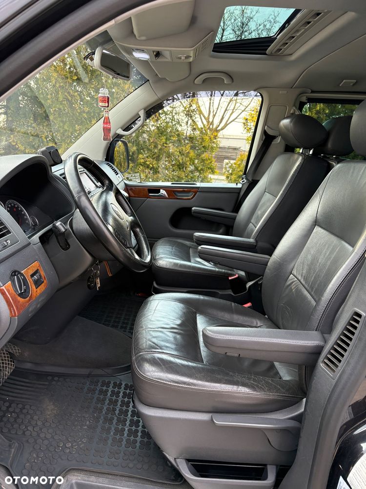 Volkswagen Multivan - 10