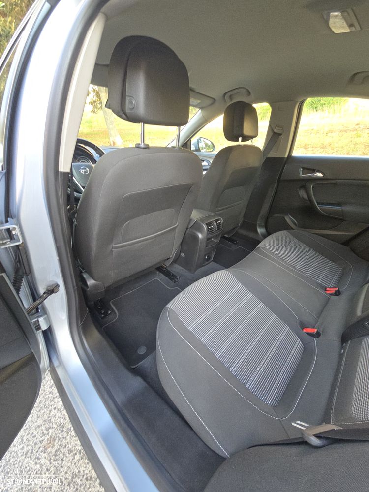 Opel Insignia 1.6 CDTI executive S/S - 32
