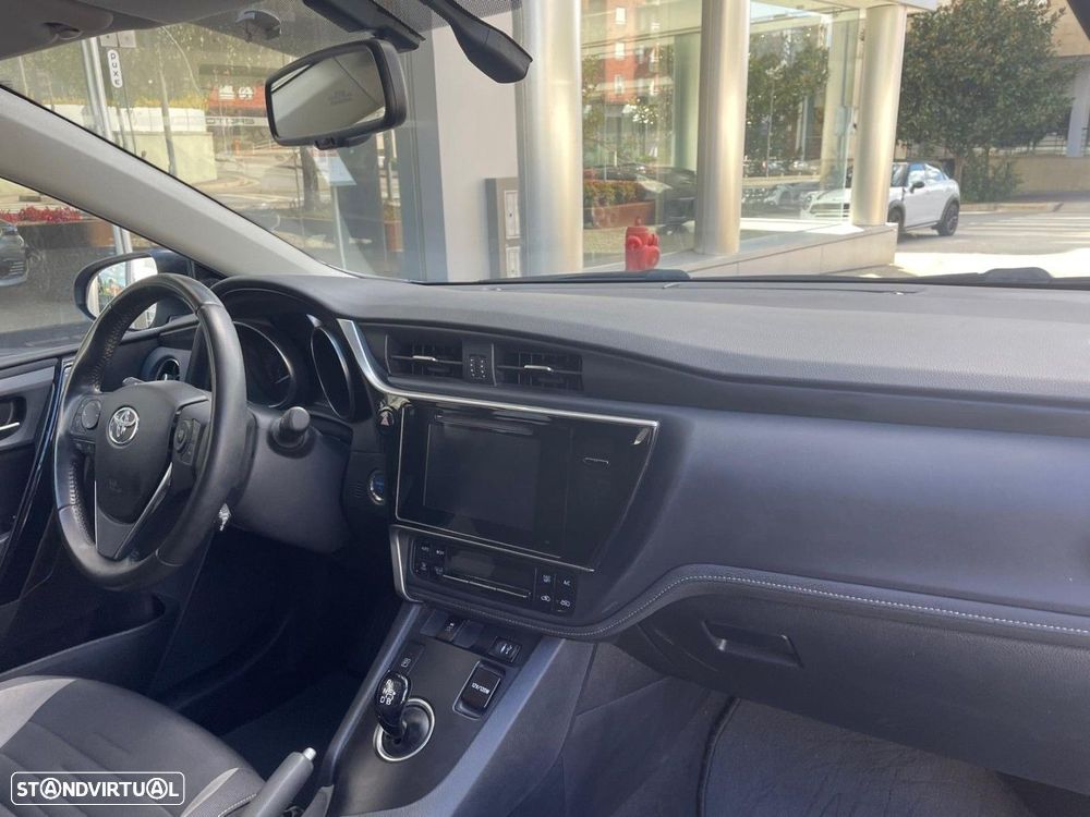 Toyota Auris 1.8 HSD Comfort +P.Techno+P.Sport - 15