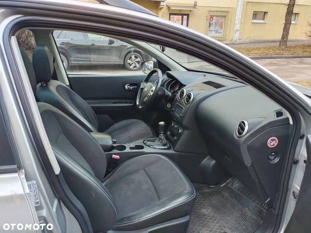 Nissan Qashqai 2.0 lounge - 8