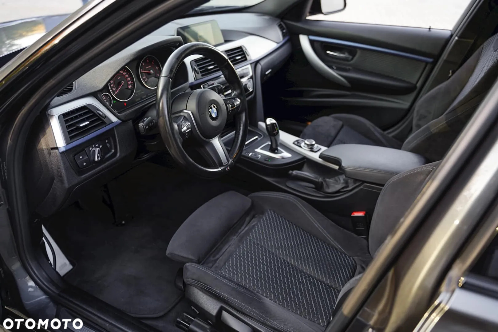 BMW Seria 3 318d M Sport Shadow - 25