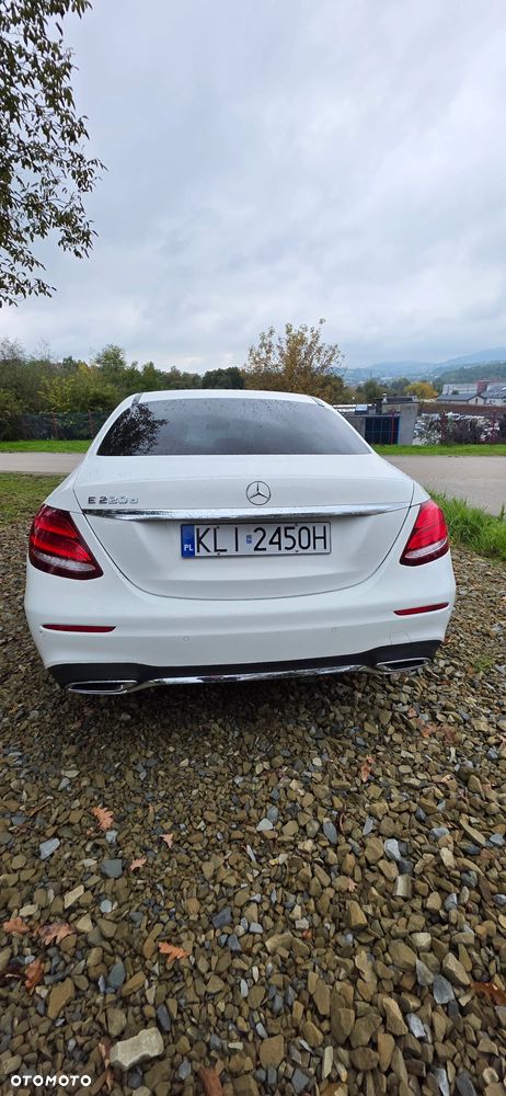 Mercedes-Benz Klasa E 220 d T 9G-TRONIC AMG Line - 2