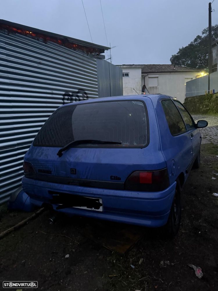 Vendo Renault Clio mk1 1.9D inteiro ou as peças - 2