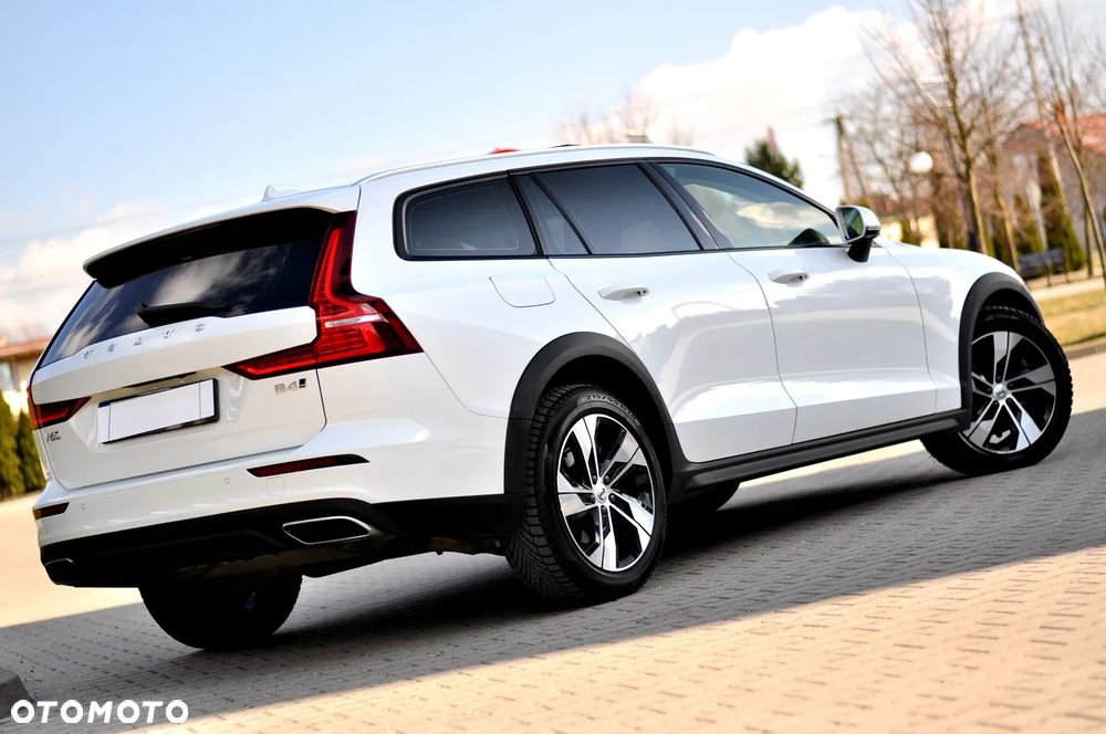Volvo V60 Cross Country B4 D AWD Plus - 11