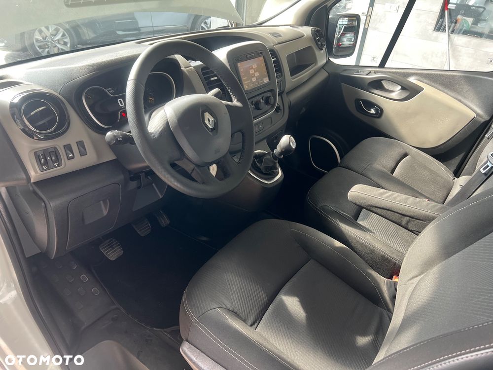 Renault Trafic - 12