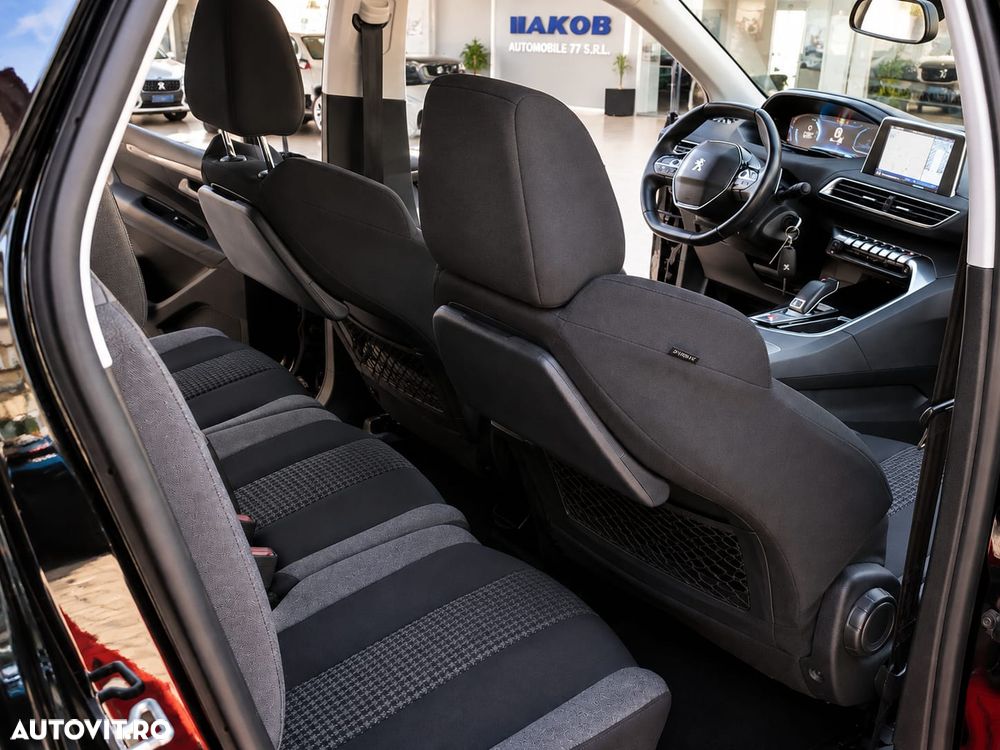 Peugeot 5008 - 8