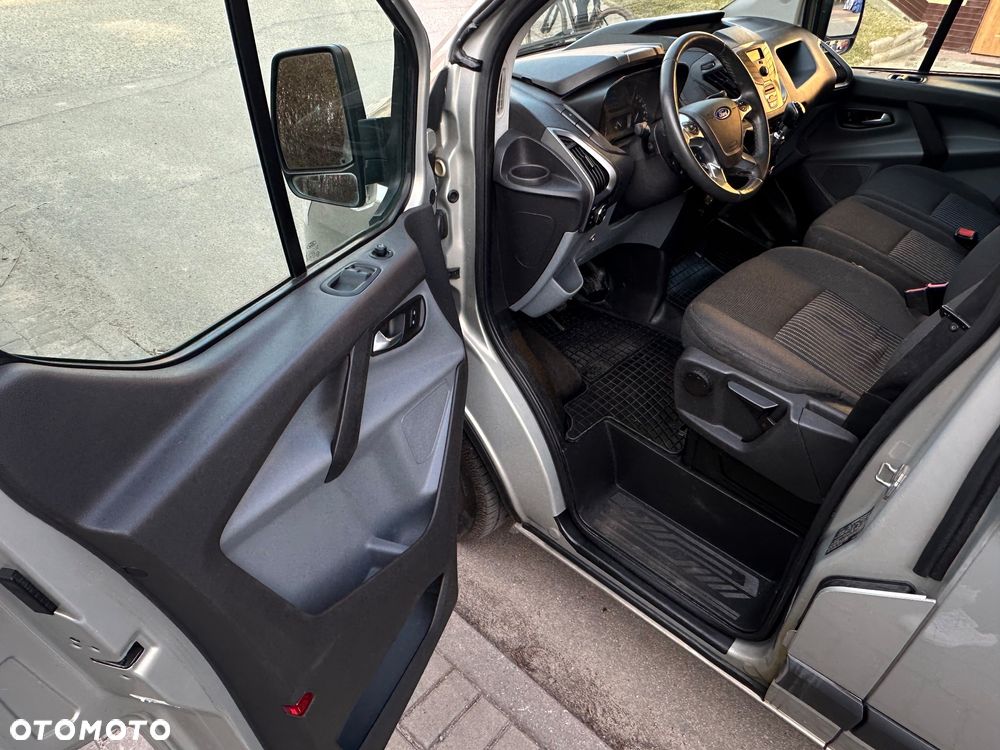 Ford TRANSIT CUSTOM - 13