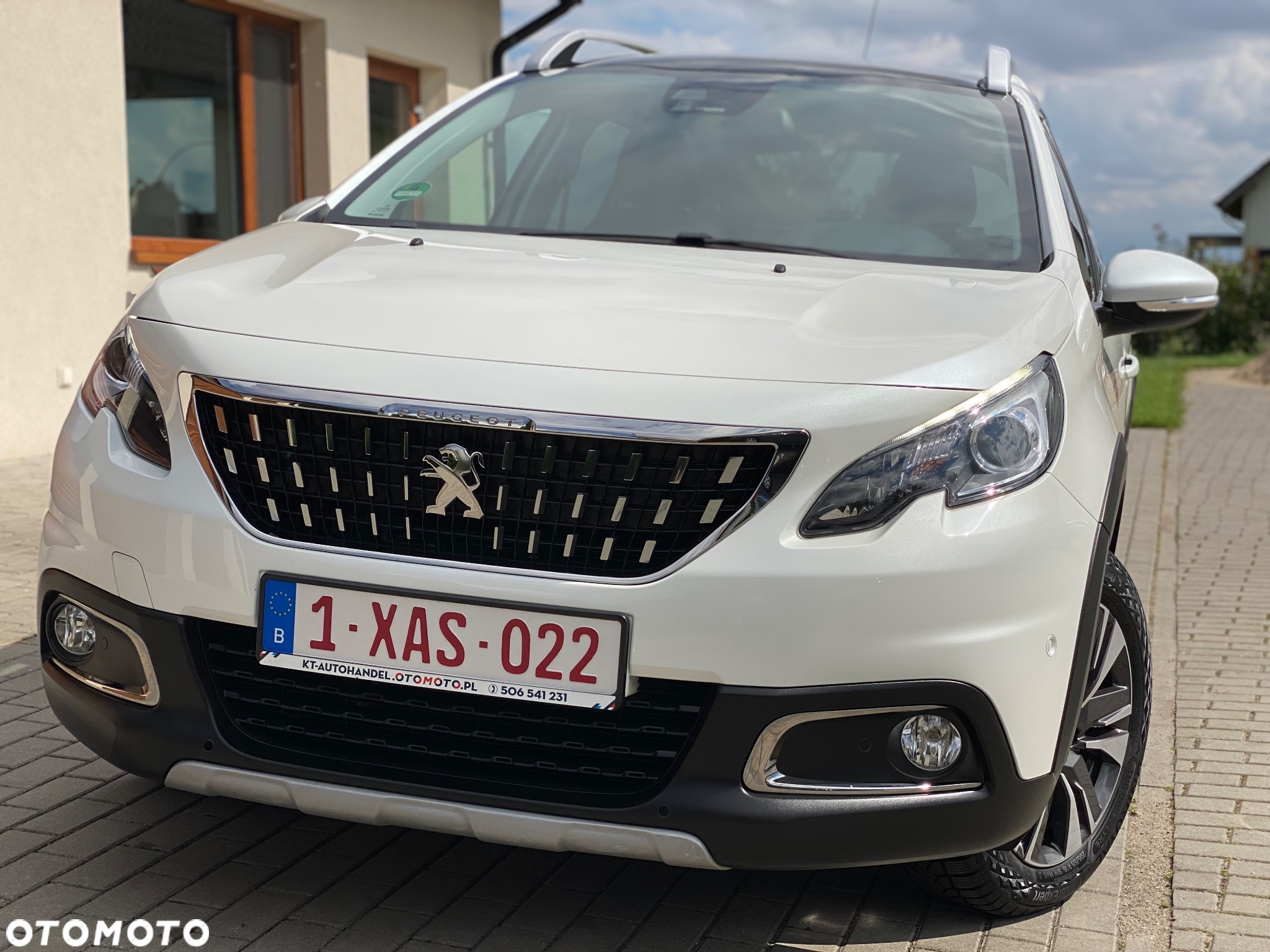 Peugeot 2008 1.2 Pure Tech Allure S&S - 13