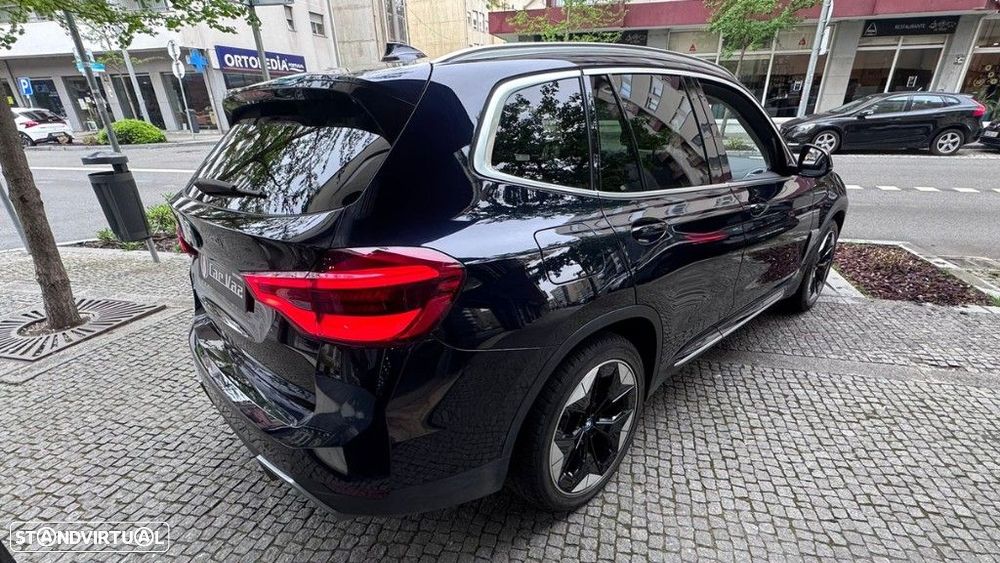 BMW iX3 Impressive - 4