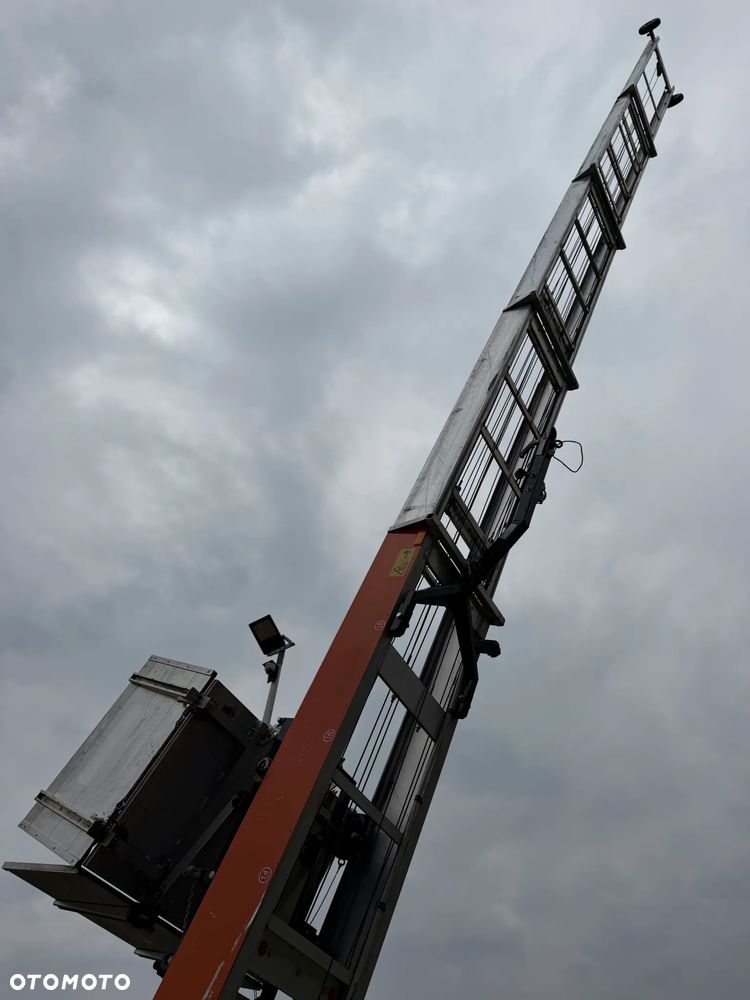 Paus Easy 18 WH-M Drabina Winda Dekarska mobilna aluminiowa TRANSPORTER DEKARSKO-BUDOWLANY w pełni Hydrauliczny 18 metrów. Obrotowy do okoła. 2018rok. Jak Nówka z salonu. praktycznie zerowy przebieg! Serwisy w Dekra do Końca. Sprowadzona z Komuny Norweskiej. Wielka Okazja. Sterowanie Hydrauliczne. Nowy model wózek jeździ od dołu dodatkowe ramię. Pojazd przyczepa lekka - 24
