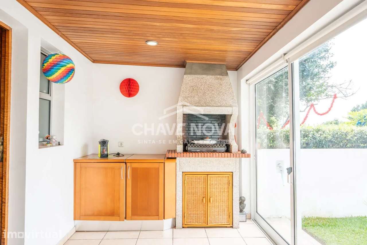 Moradia T4 com Jardim e Garagem a 3Km da Praia - Grande imagem: 5/23