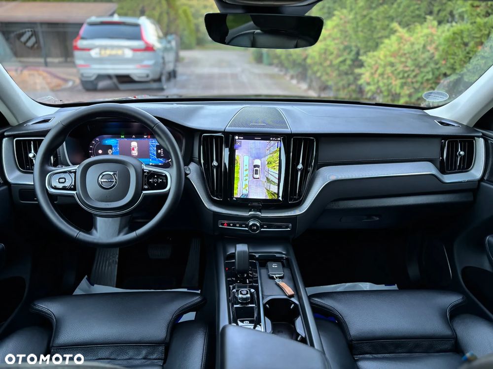 Volvo XC 60 B4 D AWD Plus Dark - 23