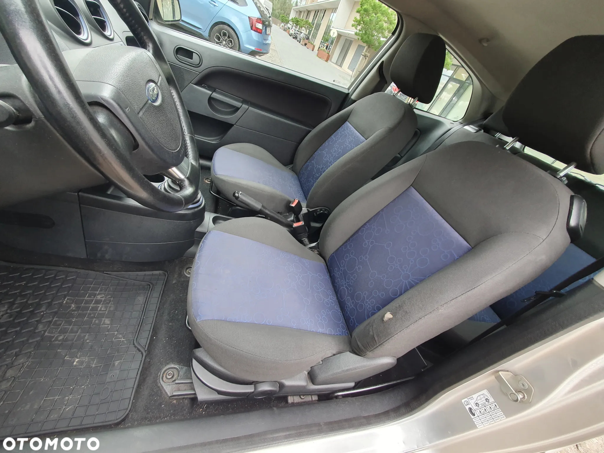 Ford Fiesta 1.4 Ambiente - 11