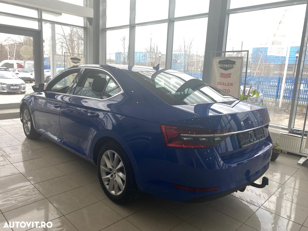 Skoda Superb 2.0 TDI DSG Ambition - 5