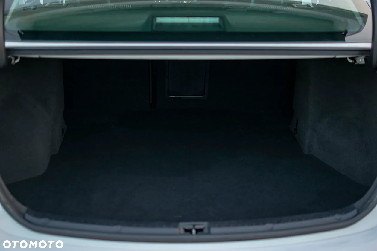 Toyota Avensis - 32
