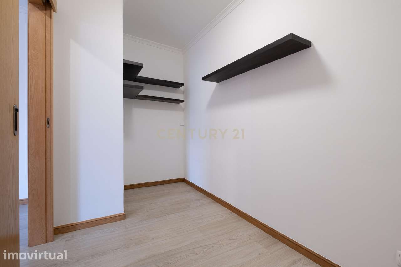 Apartamento T2 para Arrendamento – Centro do Funchal, Ilha da Madeira - Grande imagem: 4/23