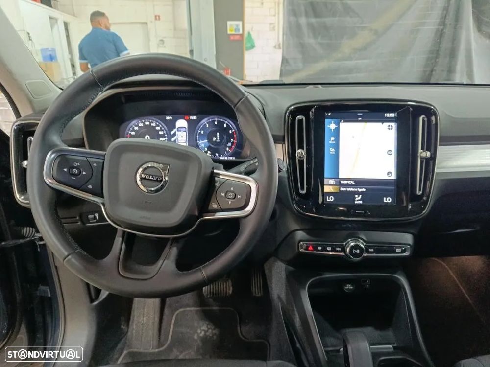 Volvo XC 40 1.5 T2 Momentum Geartronic - 8