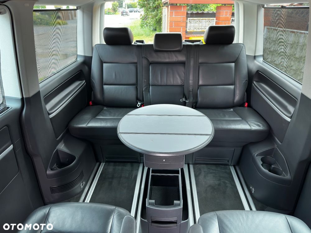 Volkswagen Multivan - 26