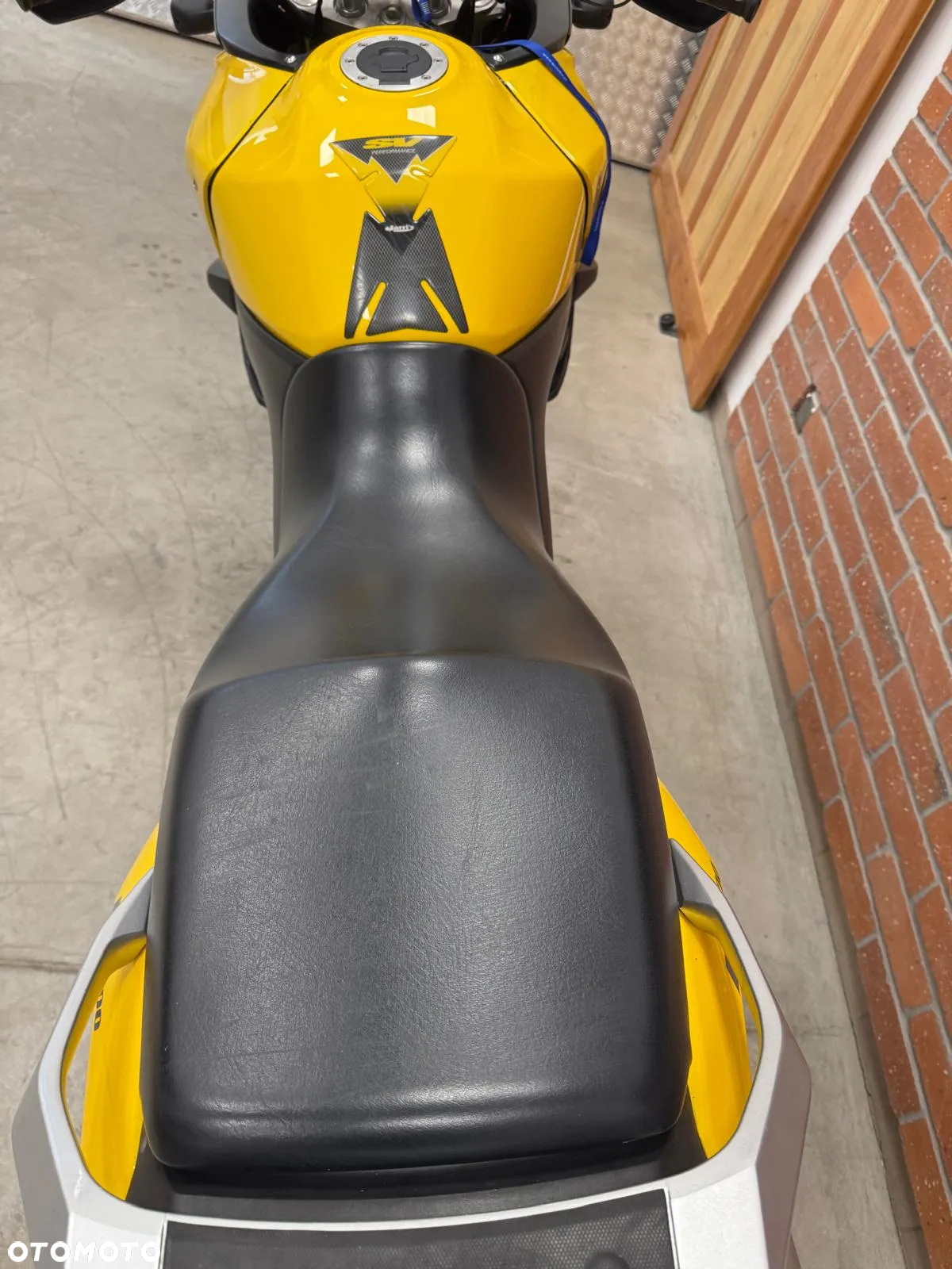 Suzuki V-STROM - 17