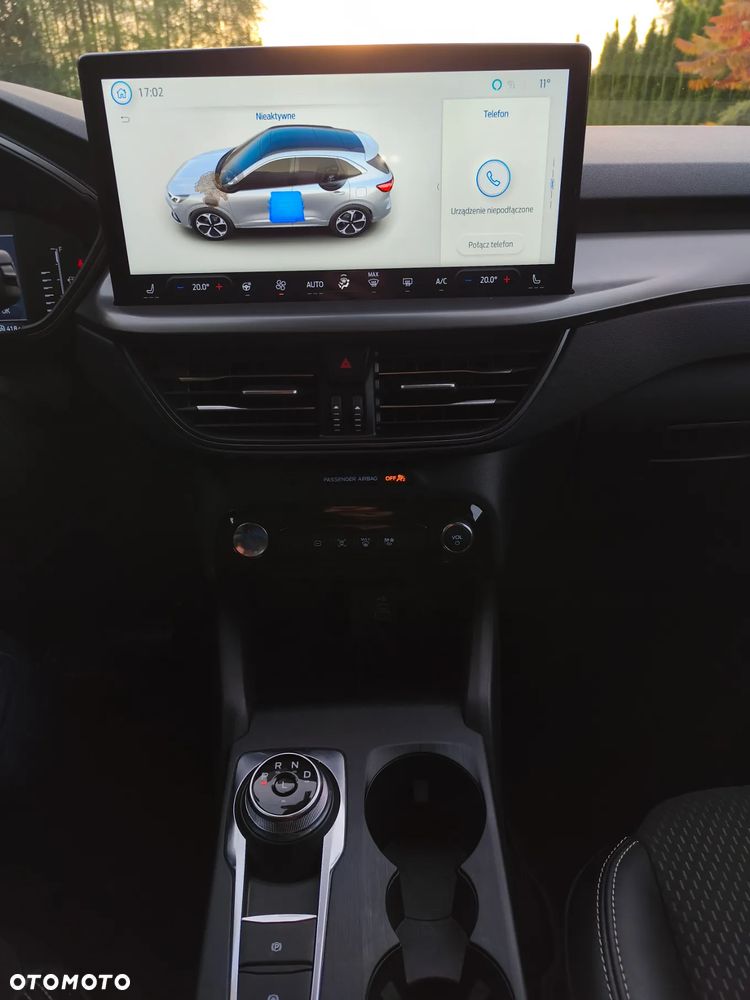 Ford Kuga - 25