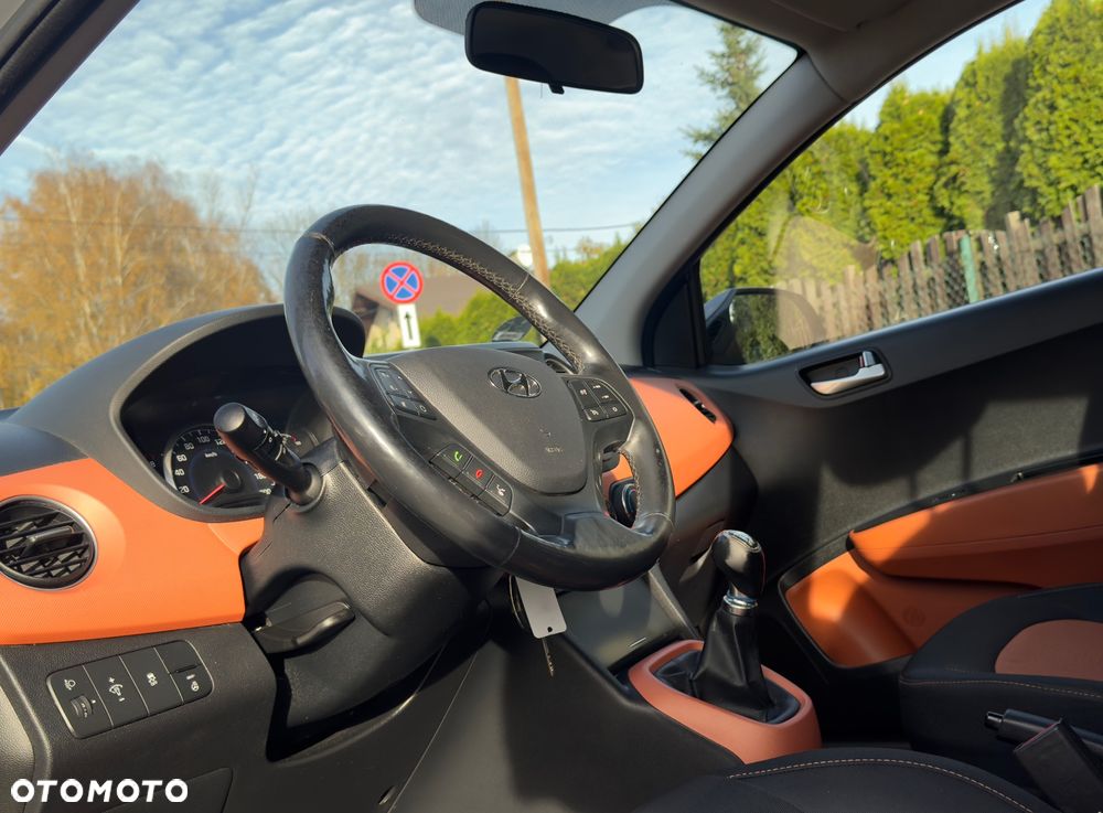 Hyundai i10 1.2 Fifa World Cup Edition - 9