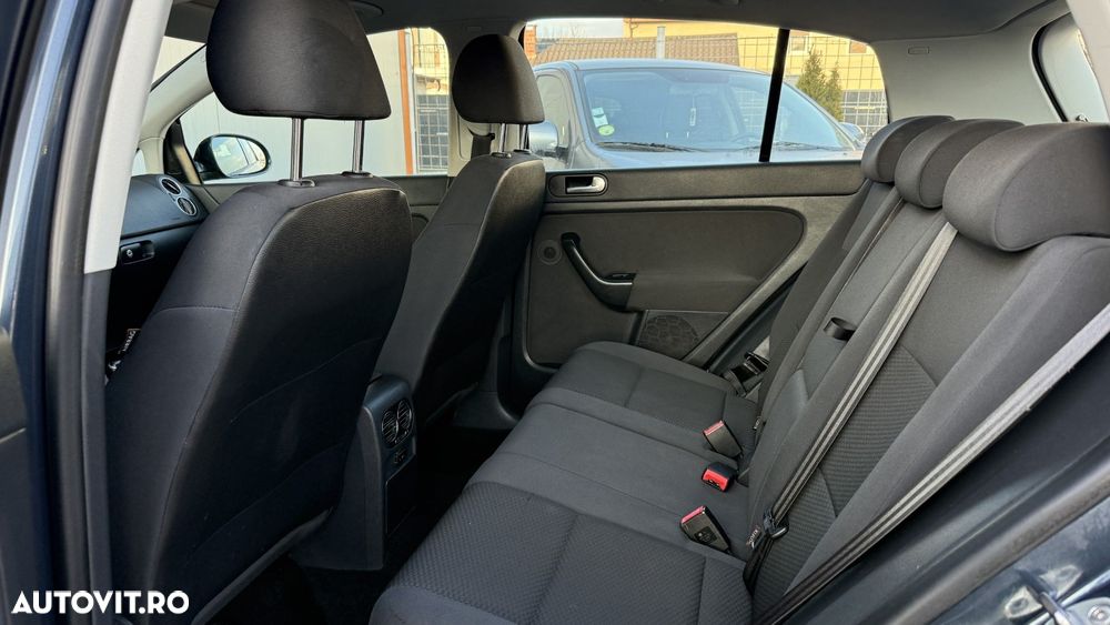 Volkswagen Golf Plus - 9