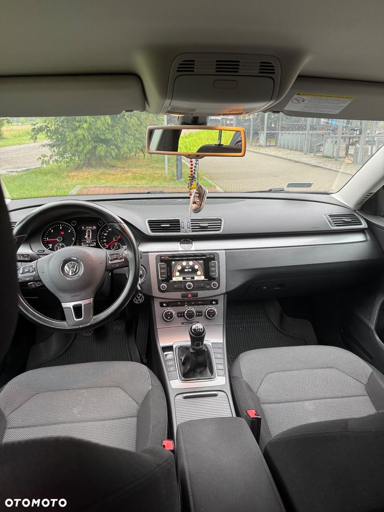 Volkswagen Passat - 8
