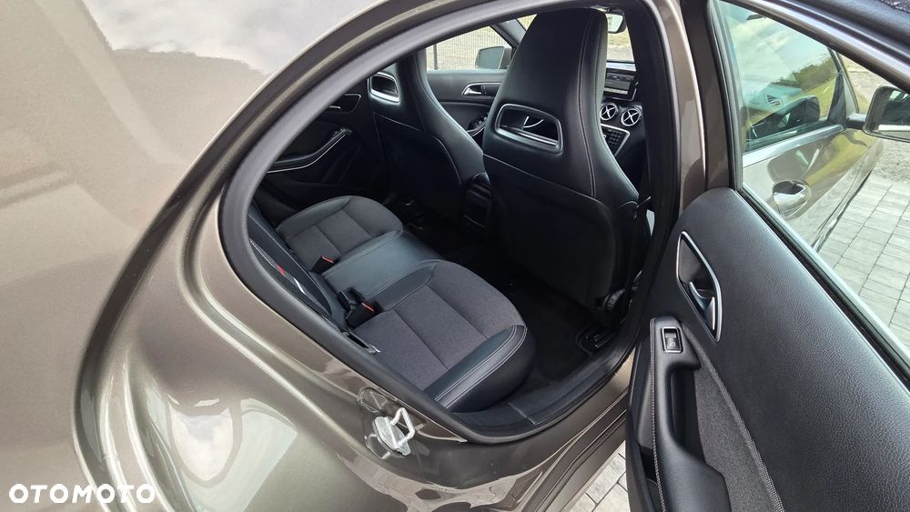 Mercedes-Benz Klasa A 180 (BlueEFFICIENCY) Style - 8