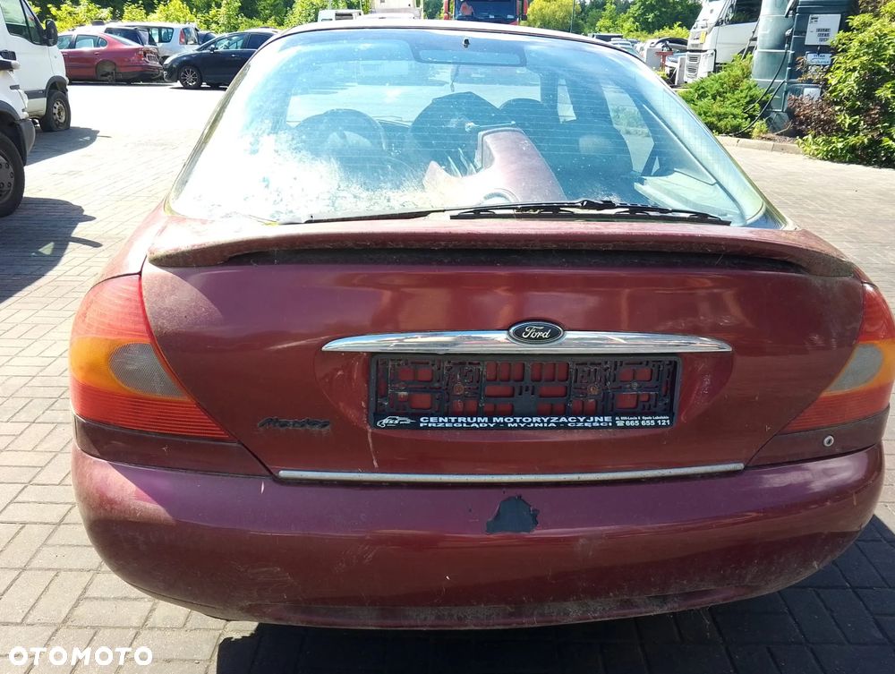 Ford Mondeo Mk2 ST24 Ghia (97-00r.) 2.5 B 170KM. Silnik SEA  (lub: 4077179) Skrzynia RMXS7R-7002-EA (RMXS7R 7002 EA) (RMXS7R7002EA), MTX75 lakier Pepper Red (Metallic).Cały na części. GWARANCJA !!!  Przód Tył Zestaw Komplet Drzwi Klapa Zderzak Błotnik Maska Grill Atrapa Szyba Pas Lampa Lusterko Boczki Fotel Kanapa Kokpit Deska Rozdzielcza Przełącznik Włącznik Sterownik Przewody Wiązka Instalacja Moduł Komputer Czujnik Listwa Pompa Alternator Wtryski Głowica Rozrusznik Kompresor Sprzęgło Dwumas Silnik Skrzynia ABS Klimatyzacji Paliwa Wspomagania Kolektor Turbina Przepustnica Zawór Chłodnica Koło Hak Belka Sanki Zawieszenie Mcpherson Półoś Amortyzator Wydech Tłumik Zacisk Most - 4