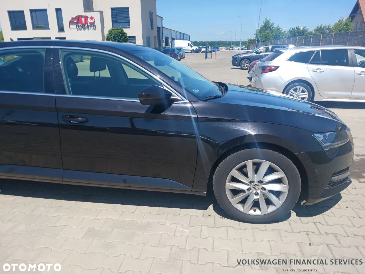 Skoda Superb 2.0 TDI SCR Ambition DSG - 4