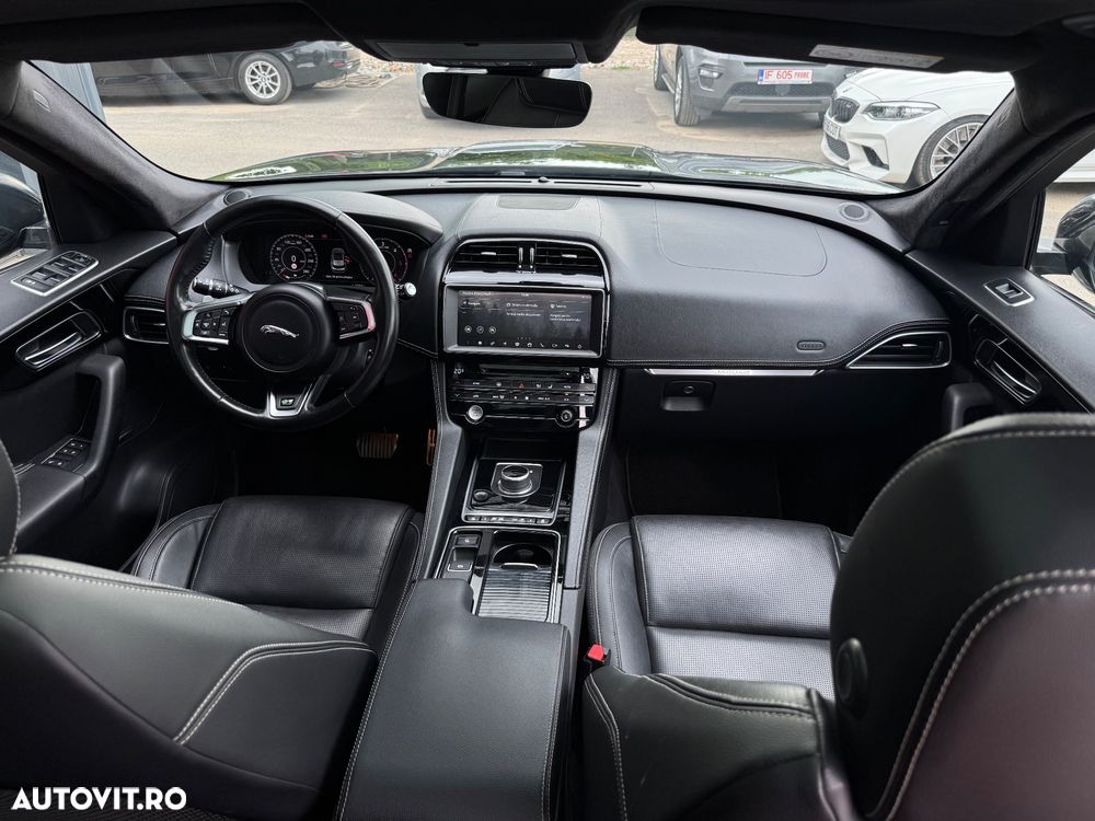 Jaguar F-Pace 20d AWD Aut. R-Sport - 23