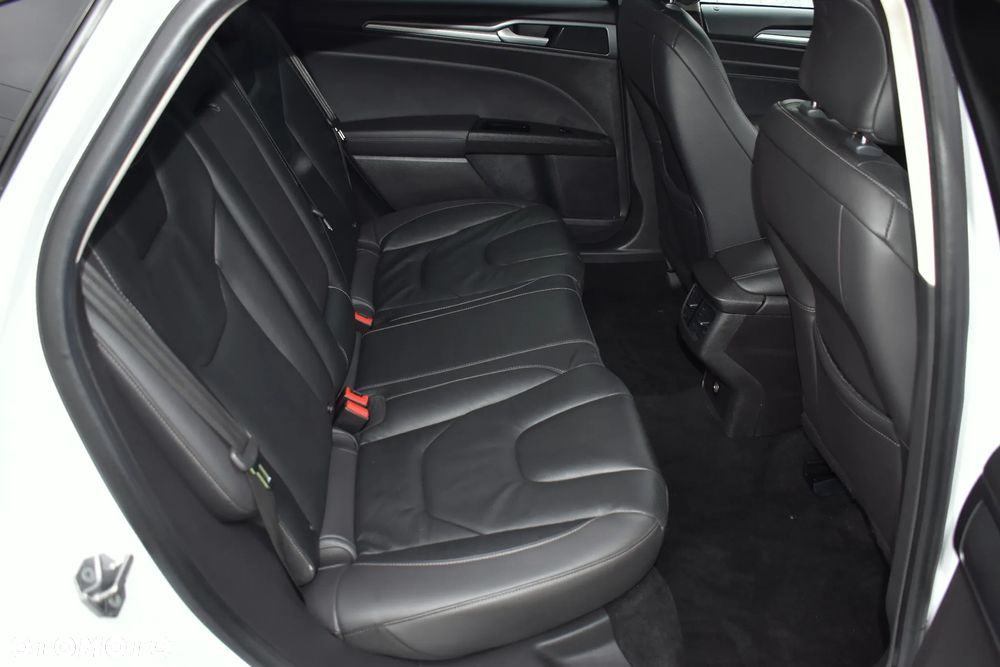 Ford Mondeo 2.0 TDCi Titanium - 37