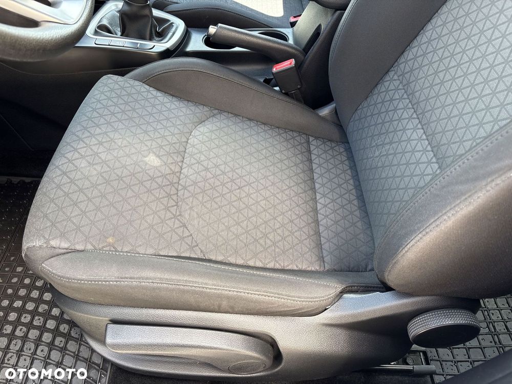Kia Ceed - 12