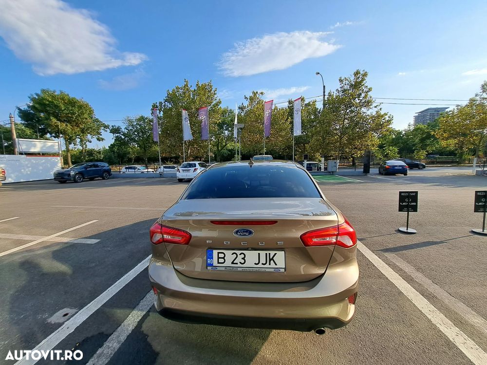 Ford Focus - 8