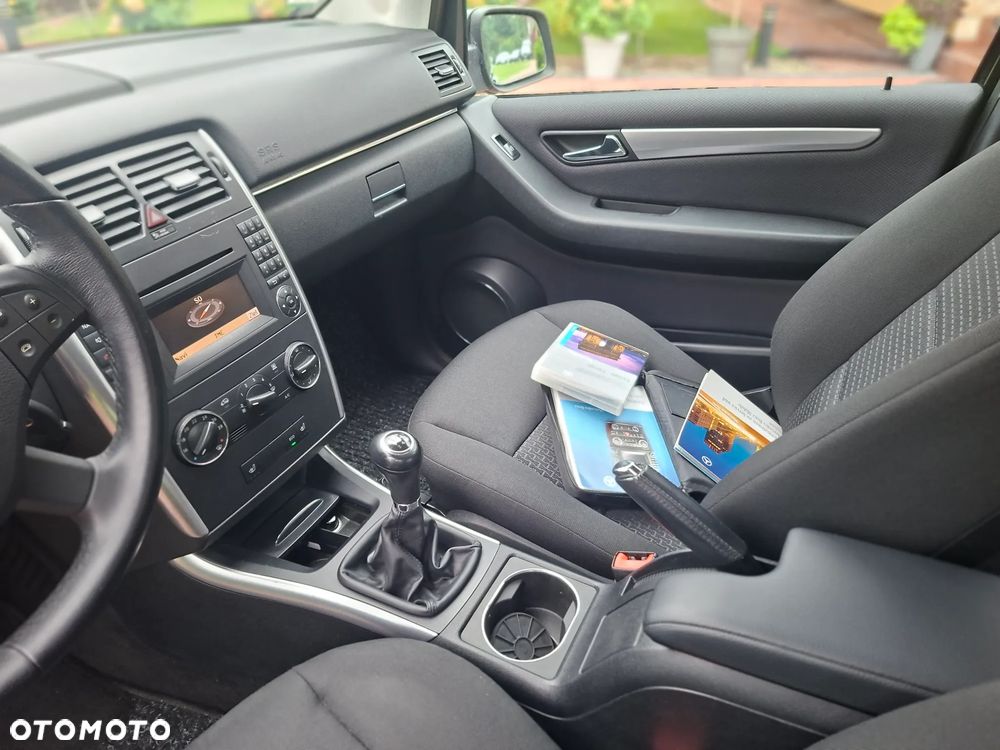 Mercedes-Benz Klasa B 180 BlueEFFICIENCY - 14