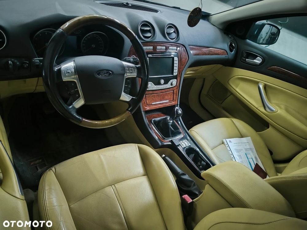 Ford Mondeo 2.5 Ghia - 8