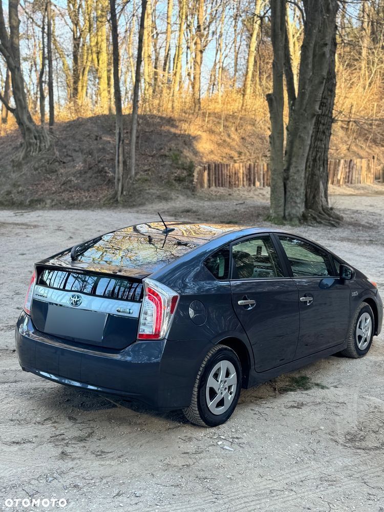 Toyota Prius 1.8 HSD Prestige - 4