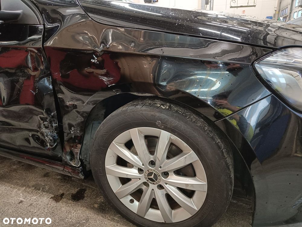 Mercedes-Benz Klasa A 180 7G-DCT - 26