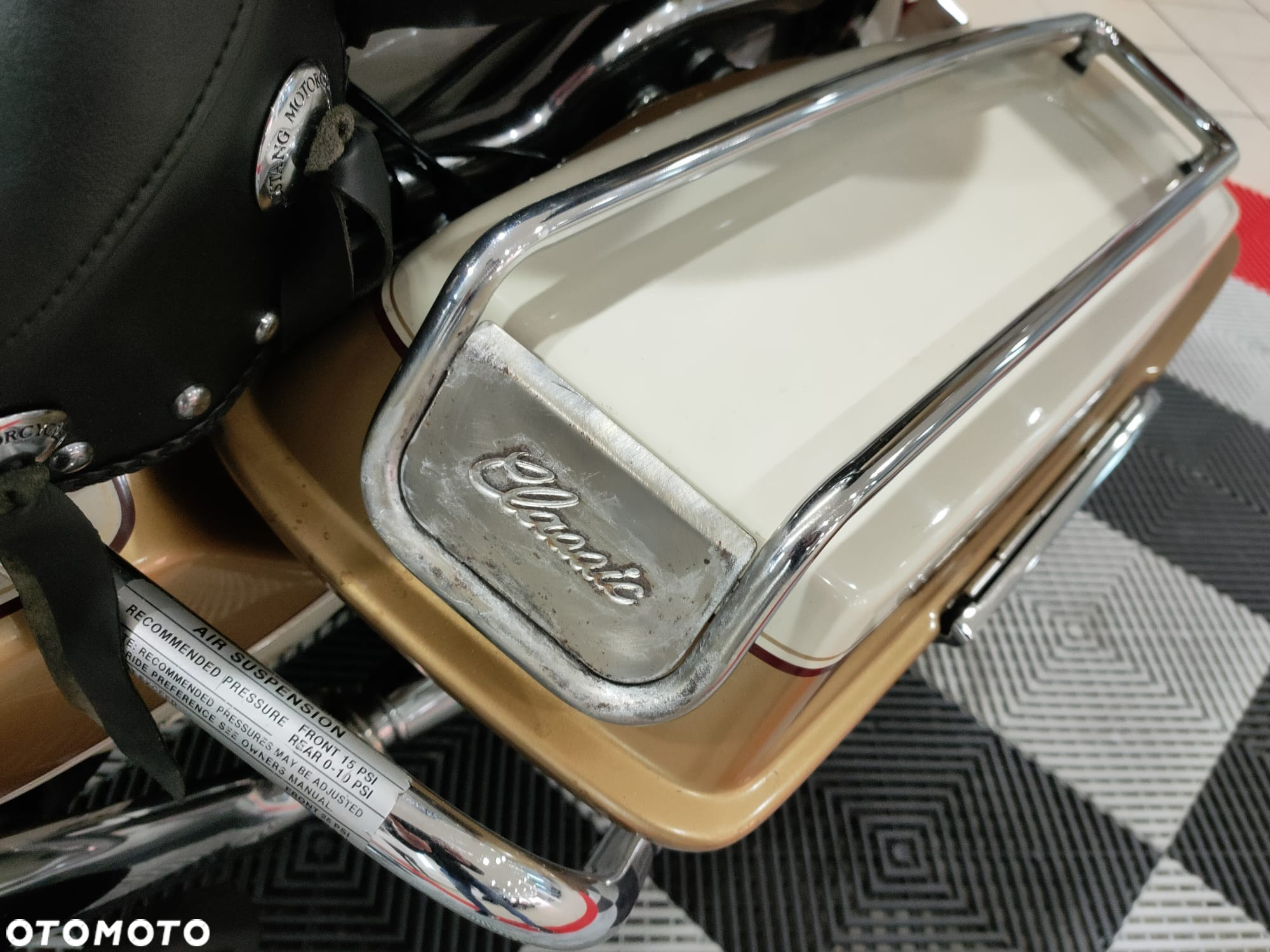 Harley-Davidson FLHTCU Ultra - 9