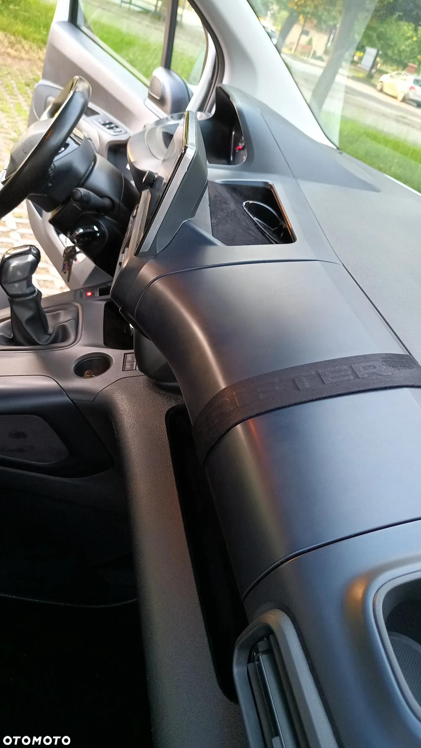 Peugeot Rifter 1.5 BlueHDI Allure S&S - 14