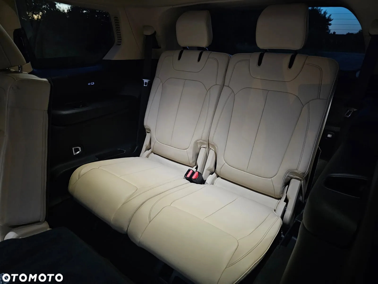 Jeep Grand Cherokee - 14