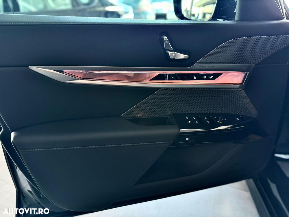 BMW Seria 7 740d xDrive MHEV - 19