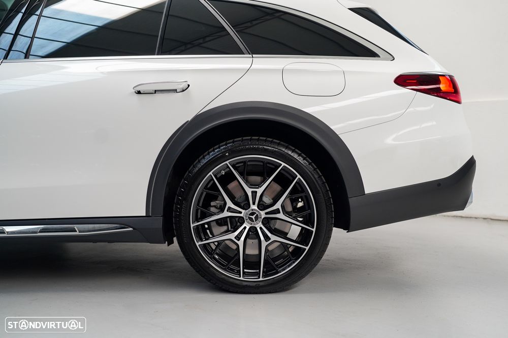 Mercedes-Benz E 300 de 4Matic All-Terrain - 28