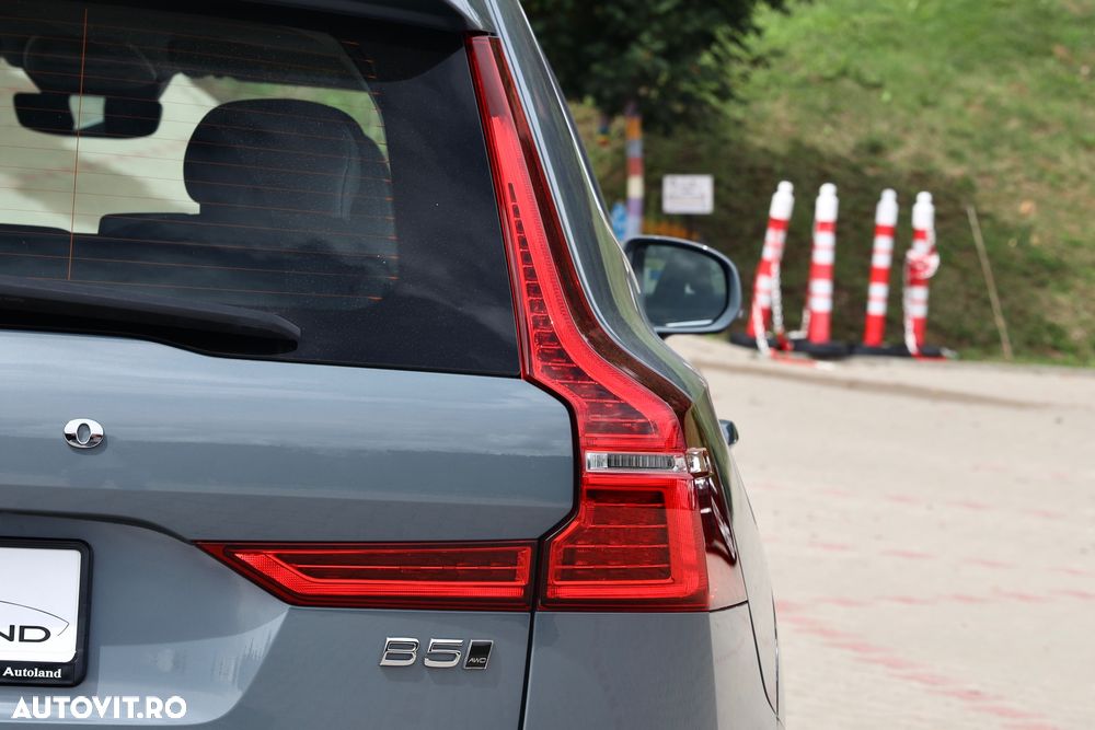 Volvo XC 60 B5 AT AWD MHEV Core - 38