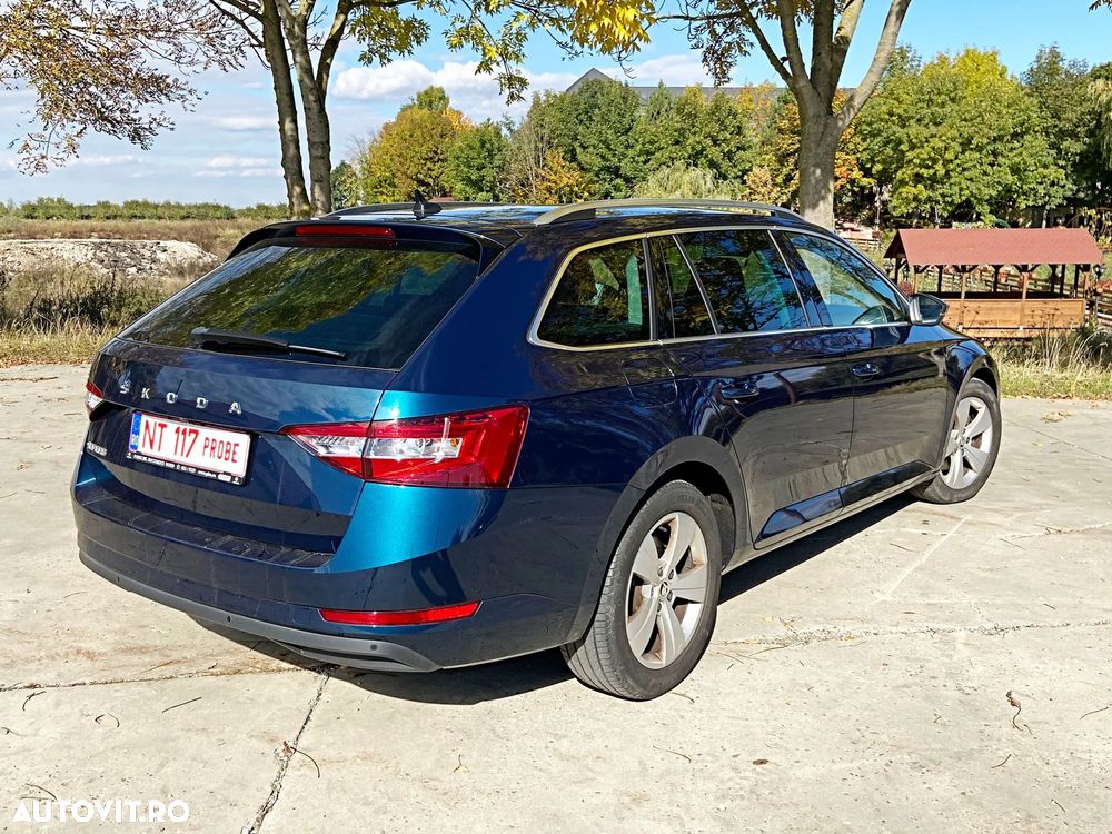 Skoda Superb 2.0 TDI DSG Premium Edition - 7