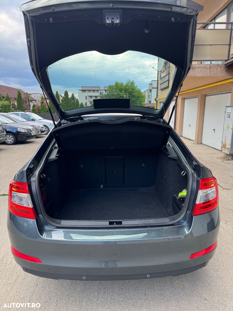 Skoda Octavia 2.0 TDI DSG Style - 20