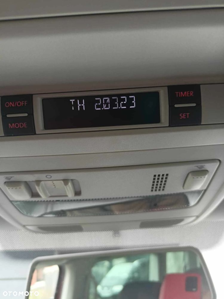 Volkswagen Caravelle - 13