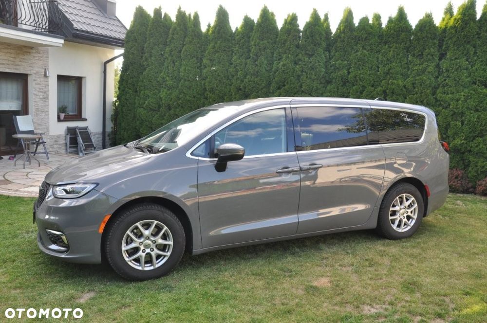 Chrysler Pacifica - 4