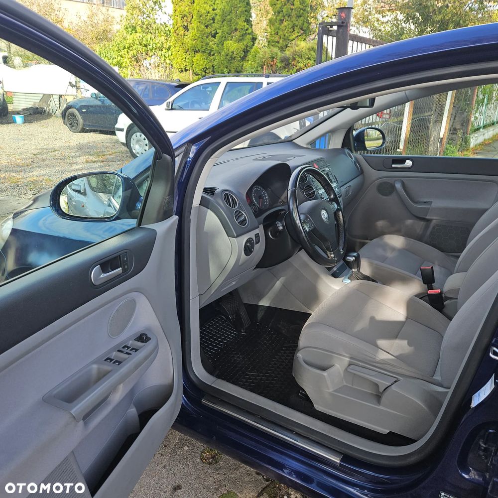 Volkswagen Golf Plus - 11